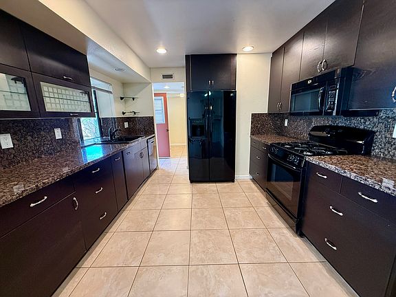 3rd image of 17466 Fairlie Rd