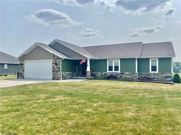 3898 Clay Ct SE, Dennison, OH 44621