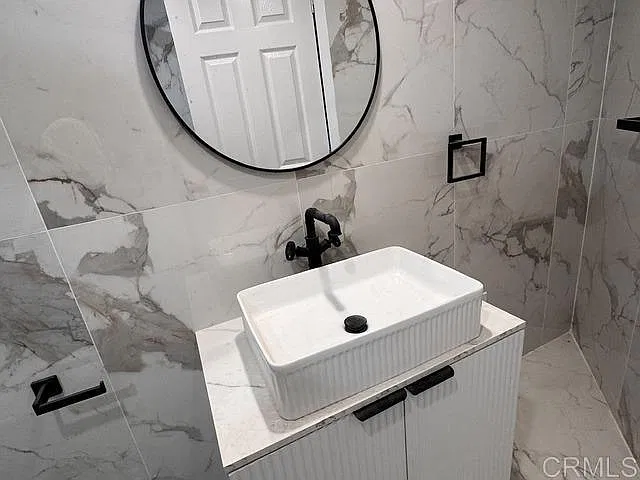 1 bed, 850 sqft, $2,250 — Photo 3