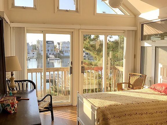 Lagoon Room- Bedroom #4