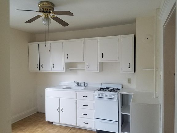 3rd image of 26 Ridge St