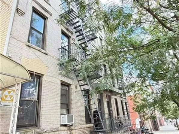 530 50th St, Brooklyn, NY 11220