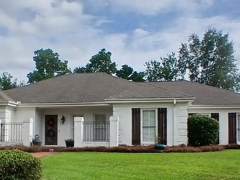 117 Rolling Creek Dr — Photo 1
