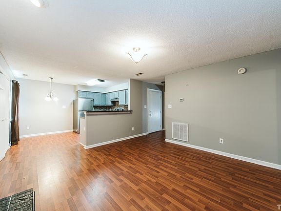 3rd image of 401 Gooseneck Dr Unit B1