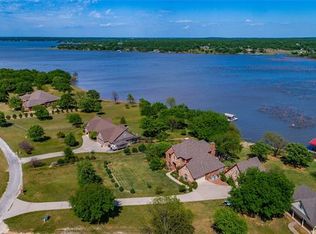 222 Lago Ln, Nocona, TX 76255