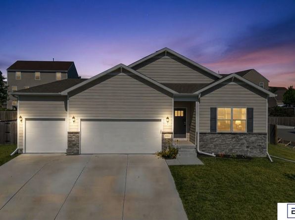8506 S 63rd St, Papillion, NE 68157