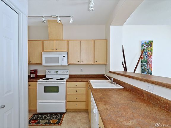 3rd image of 13301 SE 79th Pl Unit B407