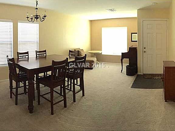 5th image of 812 Trumpington Ct