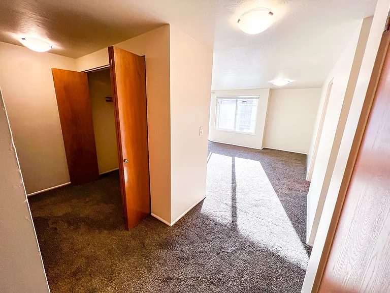 IRO Apartments — Photo 21