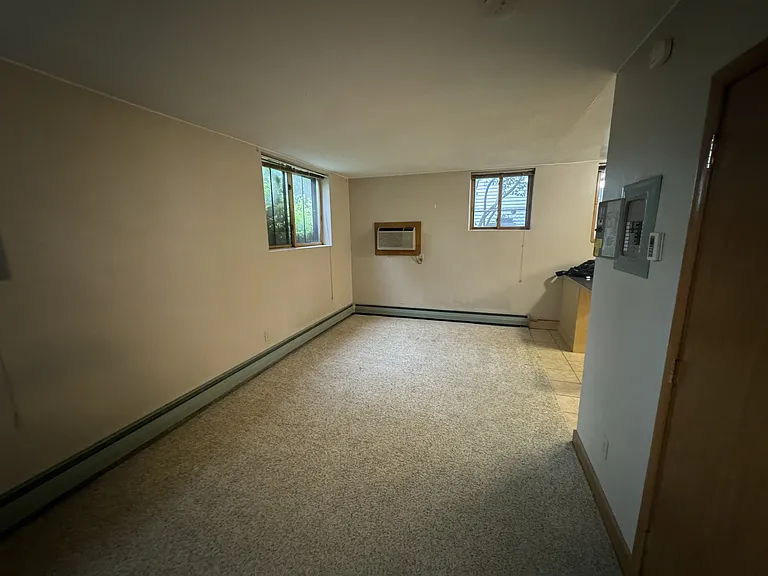 1547 Wynne Ave #8 — Photo 14