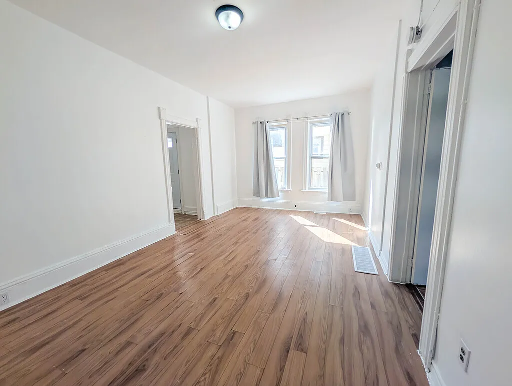 119 Charlotte Street - 1 — Photo 4