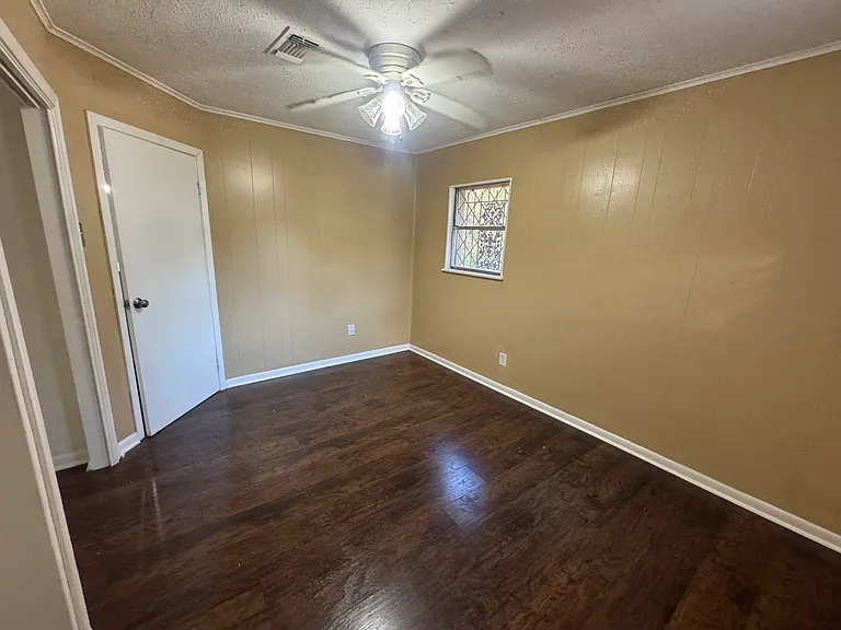 5525 Anderson St — Photo 31