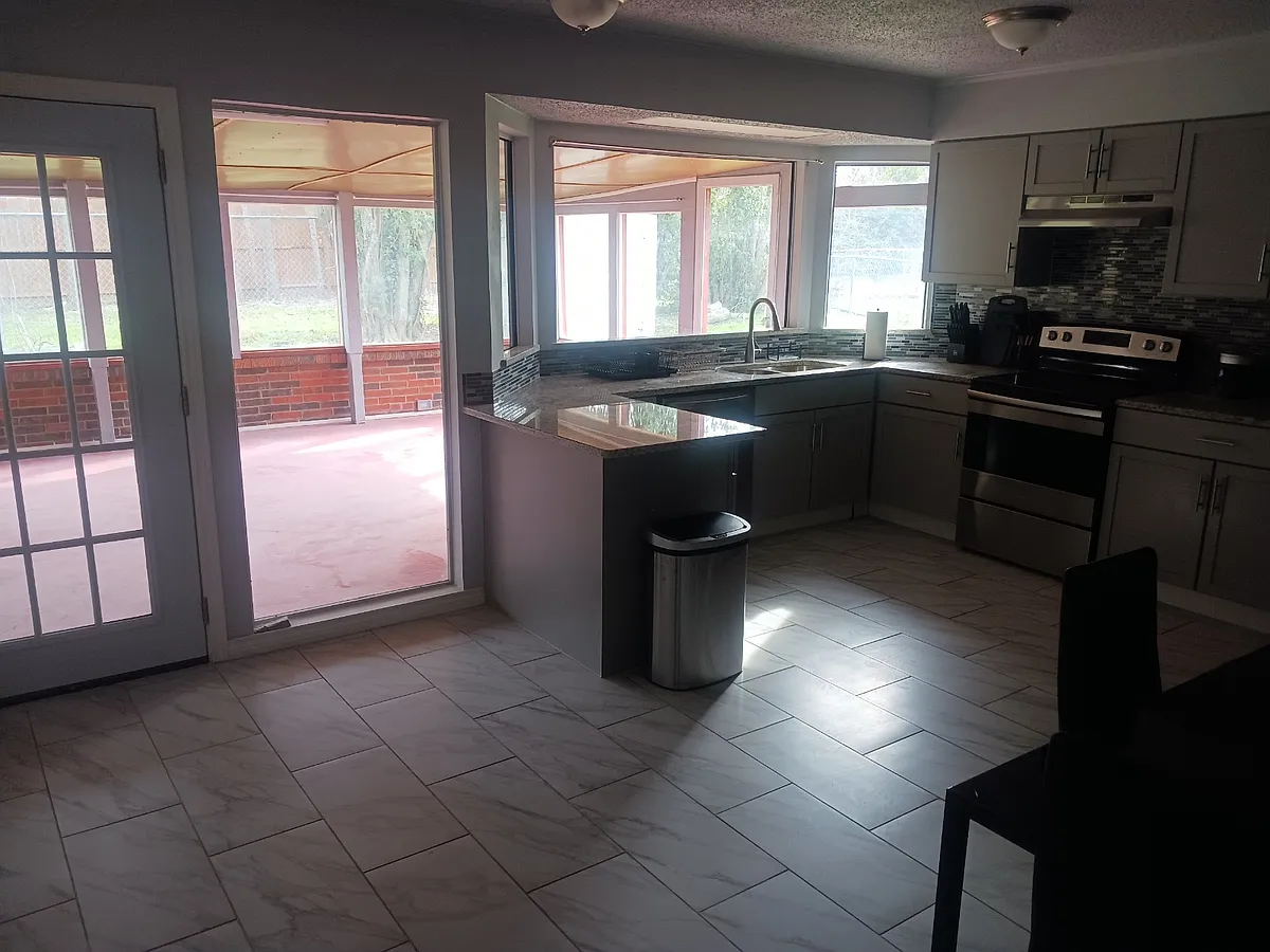 Building Photo - 1814 Mill Pond Cir #6