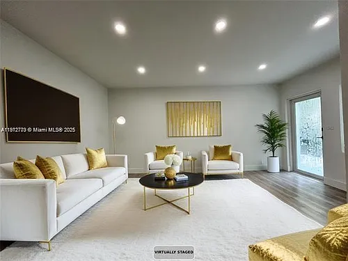 1936 Normandy Dr #3 Photo 1
