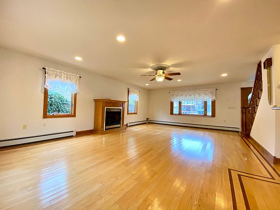 4th image of 450 Oak Ave #1F