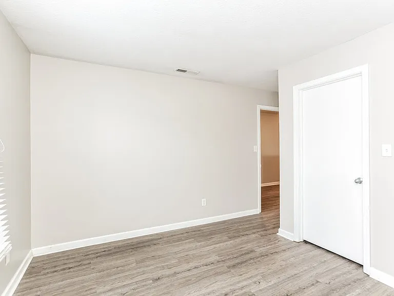 1277 Silver Ridge Ln — Photo 11