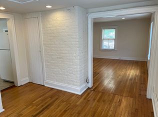 415 5th St SW APT A, Charlottesville, VA 22903