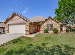 500 N Texas St, Tioga, TX 76271