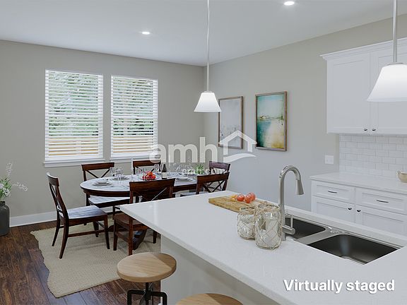 4th image of 3311 Muscatine Ave