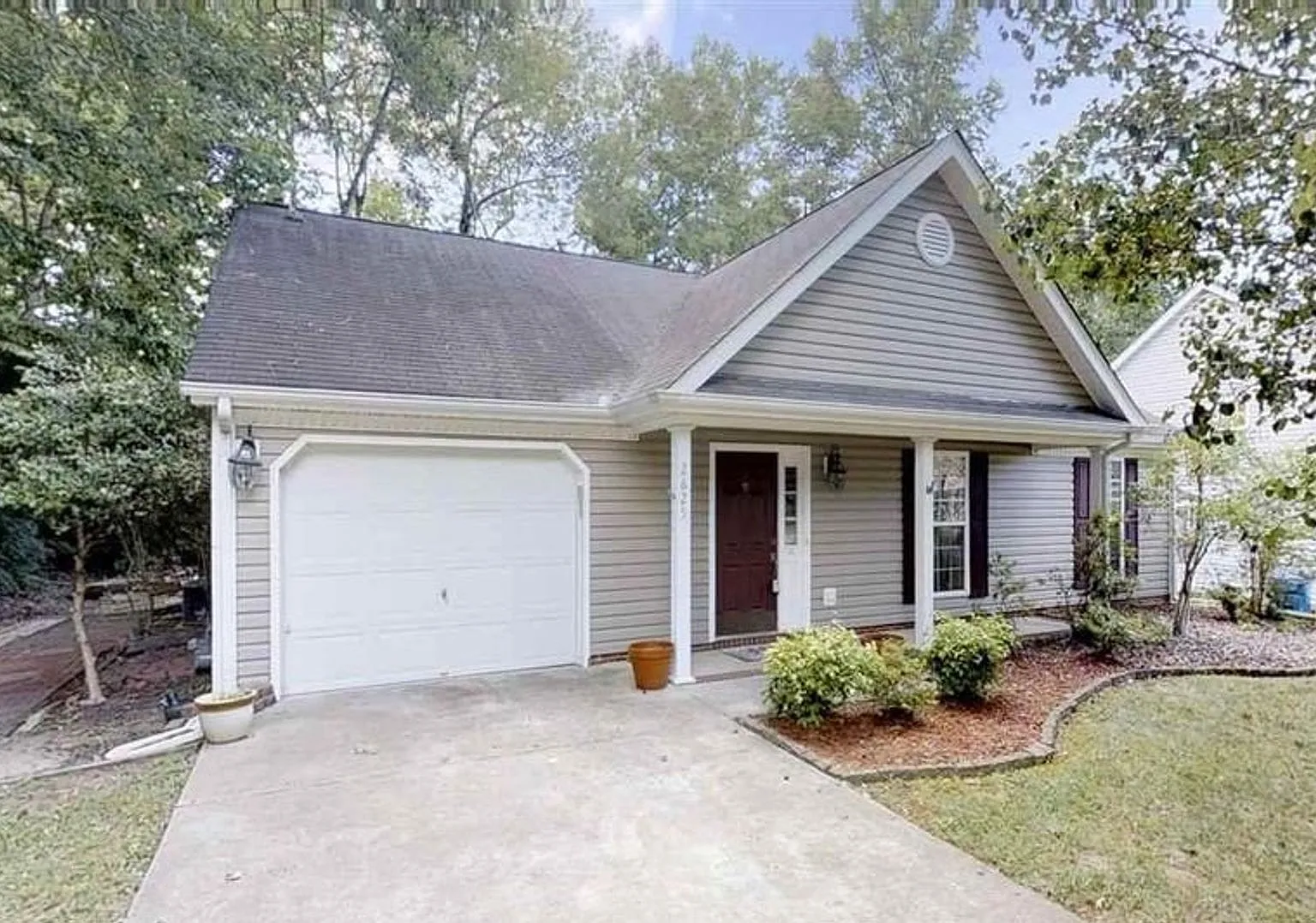 Fantastic 3 bedroom home in Durham! — Photo 1
