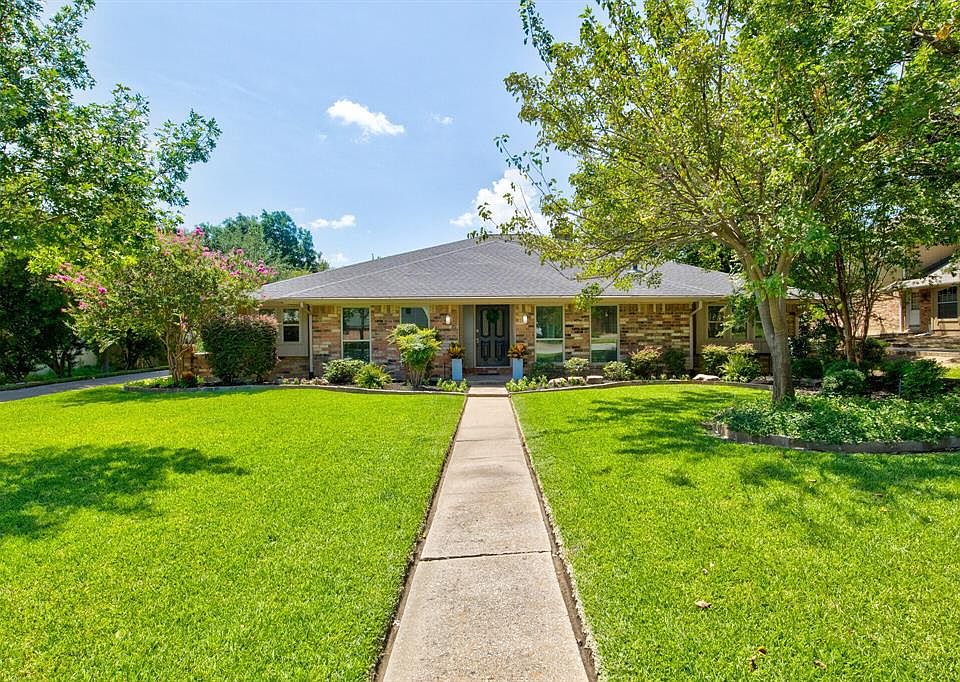 1st image of 209 Briarwick Ln