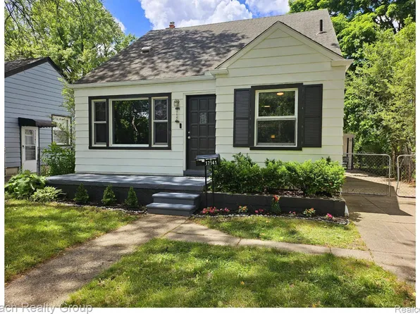 17141 Brady, Redford, MI 48240