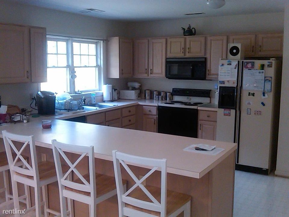 2nd image of 1120 Highlands Dr