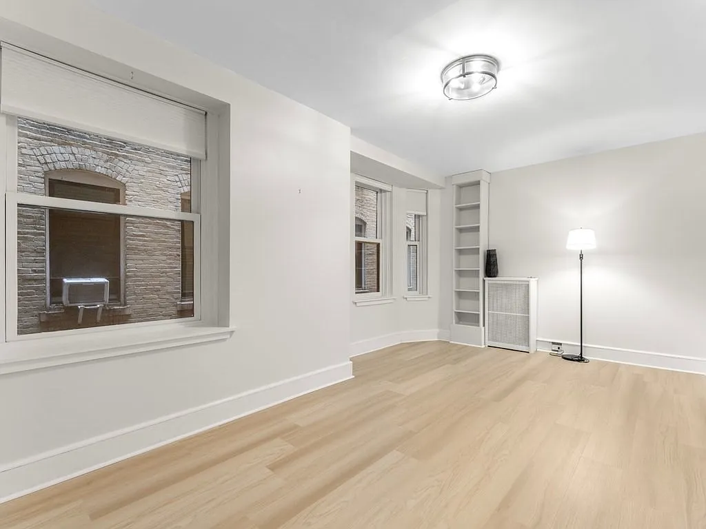 Studio, 1.0 bath, 355 sqft, $2,500 — Photo 4