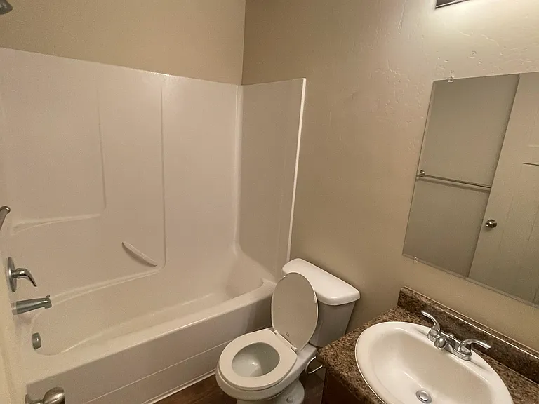 230 N 750 E — Photo 5