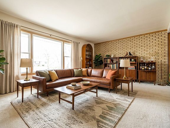 2nd image of 1222 Woodside Rd