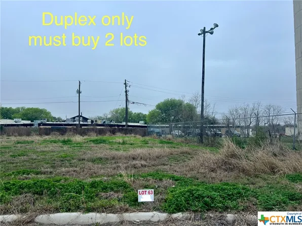 132 W Aimable St, Port Lavaca, TX 77979