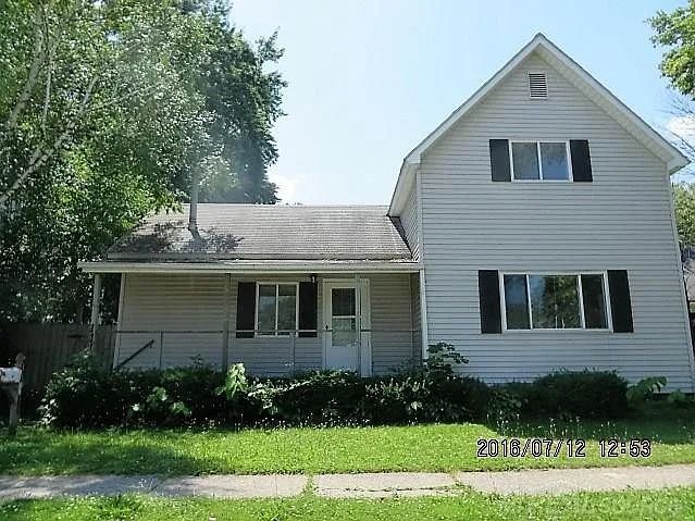 1114 Oak St photo 1