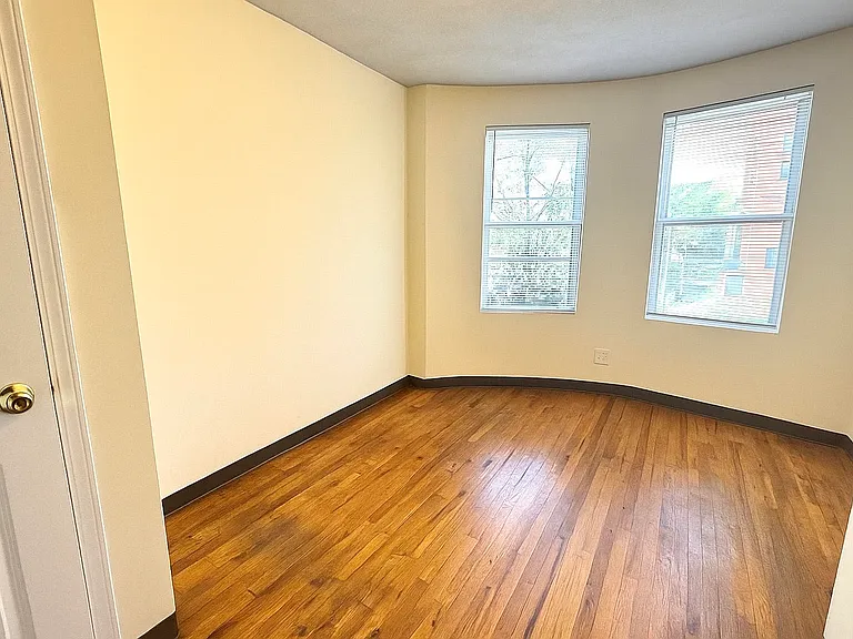 840 Huntington Ave — Photo 8