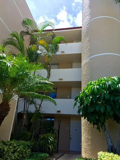 2 bed, 2.0 bath, 1102 sqft, $2,500 — Photo 2