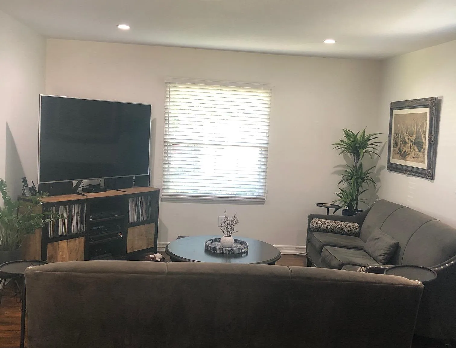 3 bed, 1570 sqft, $4,200 — Photo 3