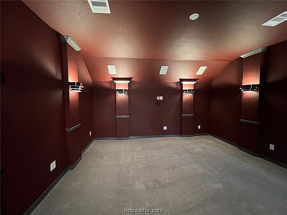 5th image of 2700 Lakewell Ln