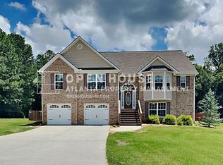 990 Golden Meadows Ln, Loganville, GA 30052