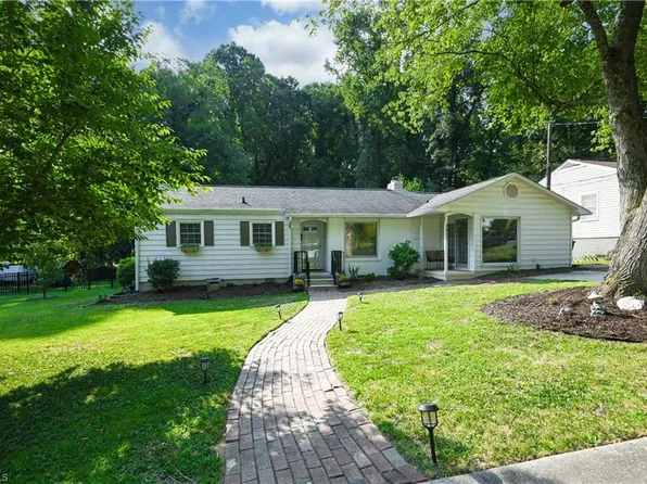 3801 Parkwood Dr, Greensboro, NC 27403