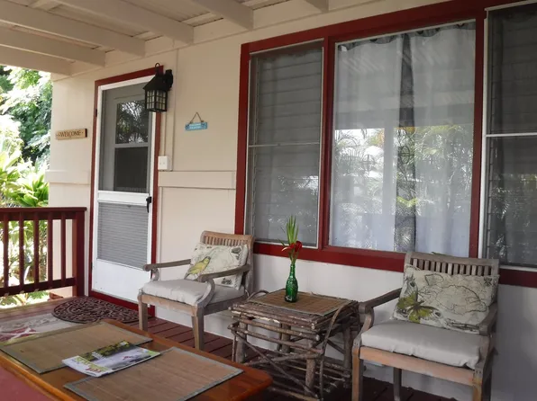 16 Hale Nani Pl #B, Hilo, HI 96720