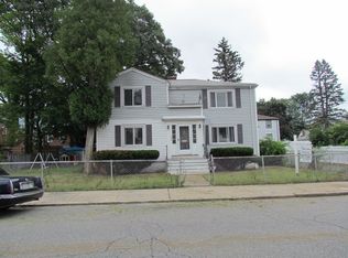 7 Winborough St, Hyde Park, MA 02136