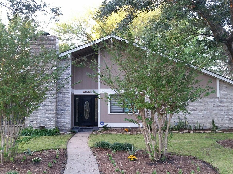 1st image of 703 Whitecap Dr