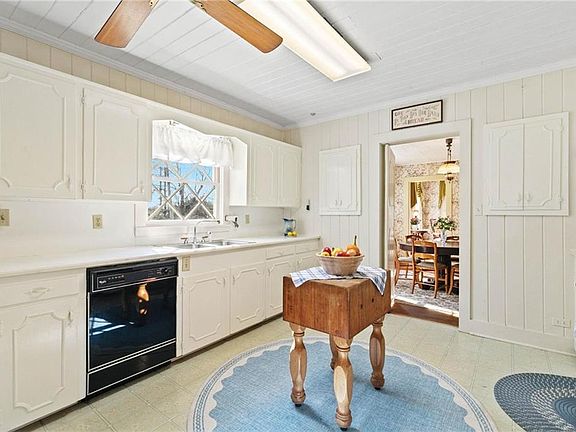 30th image of this home