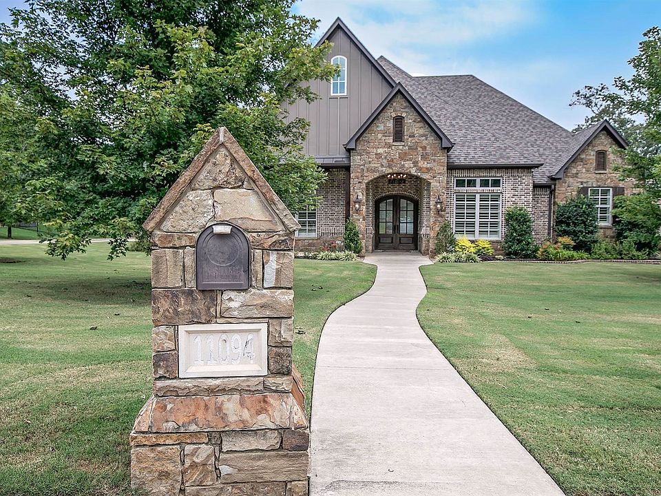1st image of 11094 Hidden Hollow Ln