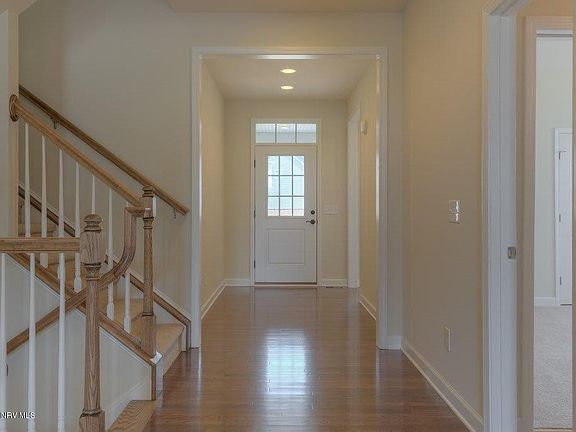 4th image of 610 Dewdrop Ln
