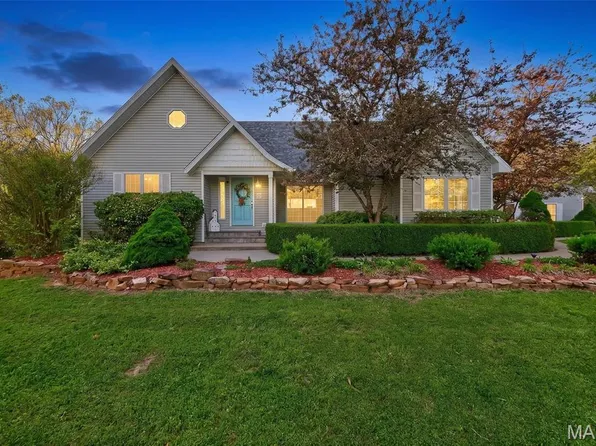 23233 Paradise Dr, Lebanon, MO 65536