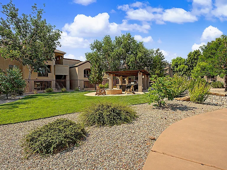 6200 Montano Plaza Dr NW Albuquerque, NM-34