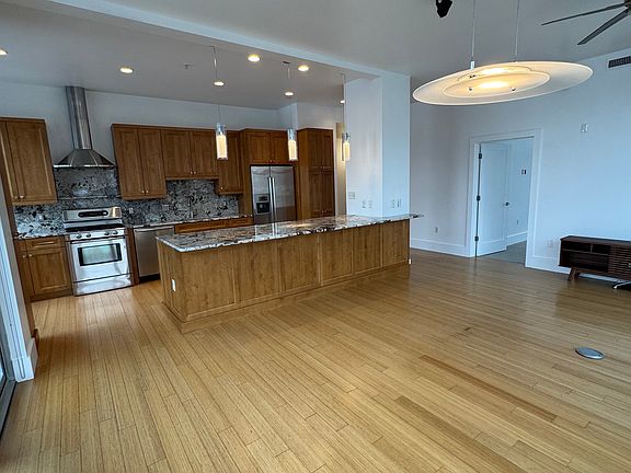 4th image of 9 N Euclid Ave #504