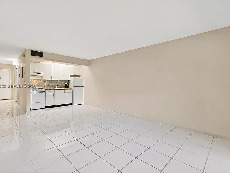 1400 SW 124th Ter #111Q — Photo 8