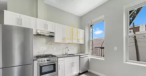 98 Clinton Ave Photo 1