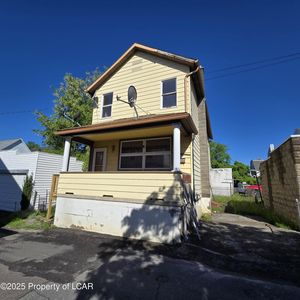 11 Bruce Ln, Wilkes Barre, PA, 18702